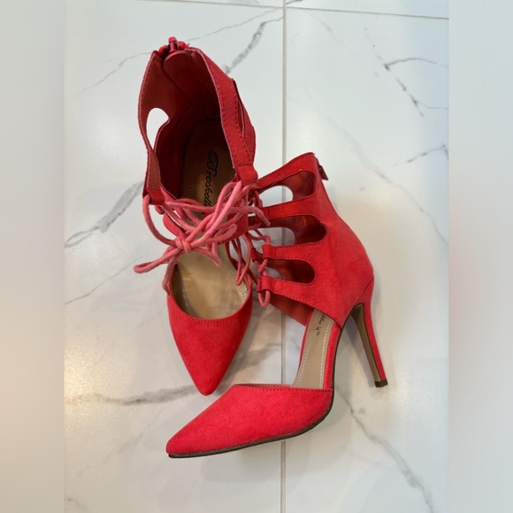 Breckelle’s (6) bright coral lace up heels. - Picture 6 of 7
